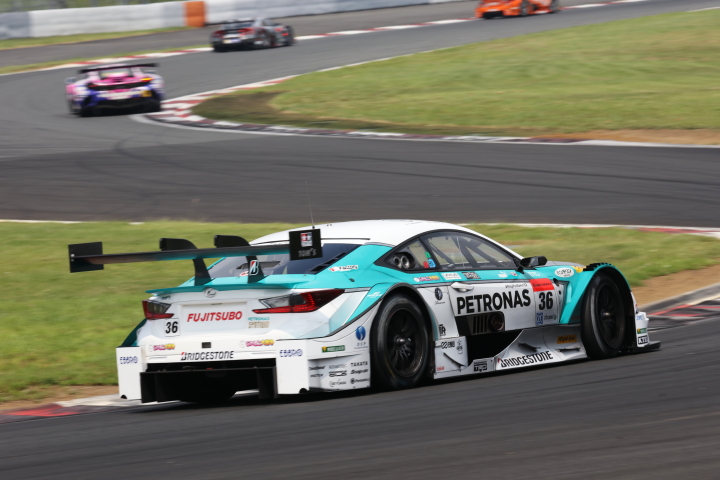 公式練習: 伊藤大輔／ジェームス・ロシター組（GT500クラス・PETRONAS TOM'S RC F）