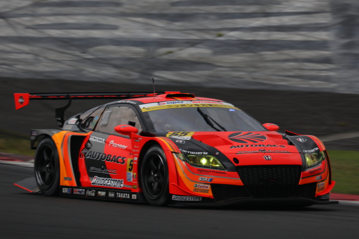 公式練習: 高木真一／小林崇志組（GT300クラス・ARTA CR-Z GT）