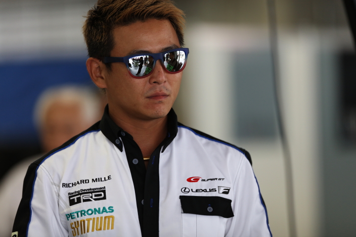 ピットウォーク: 吉本大樹（SYNTIUM LMcorsa RC F GT3）