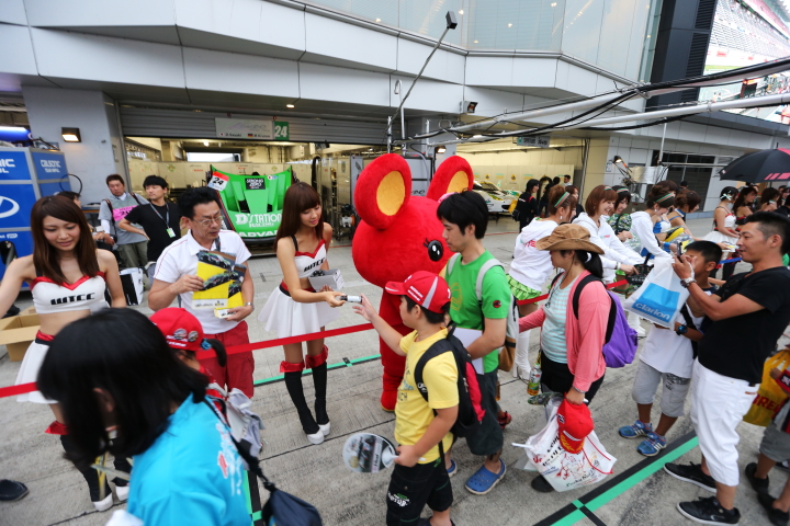 GTキッズウォーク: レースクイーン