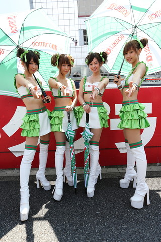 ピットウォーク: レースクイーン