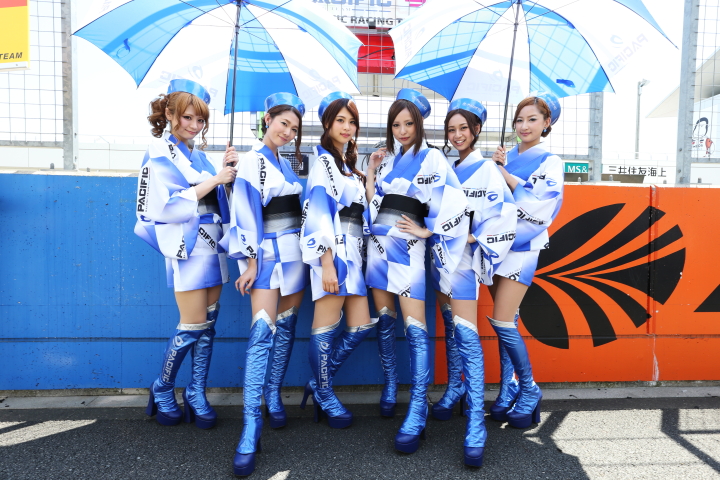 ピットウォーク: レースクイーン