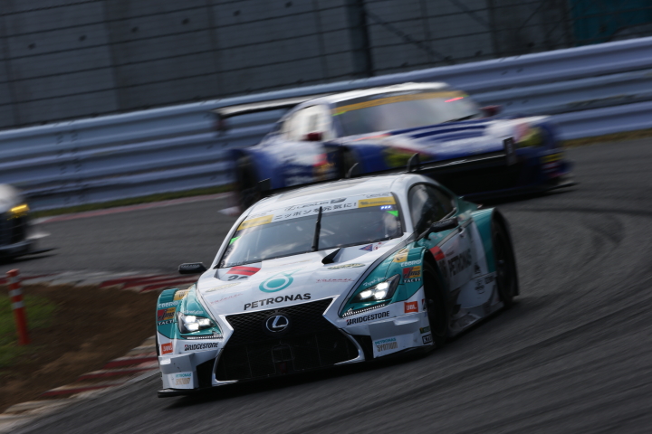 決勝レース: 伊藤大輔／ジェームス・ロシター組（GT500クラス・PETRONAS TOM'S RC F）