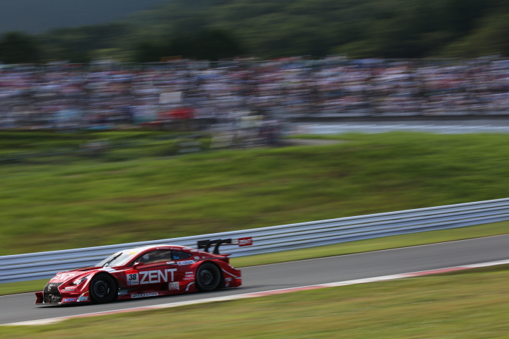 決勝レース: 立川祐路／石浦宏明組（GT500クラス・ZENT CERUMO RC F）