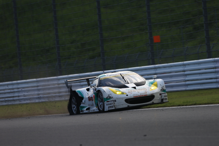 決勝レース: 高橋一穂／加藤寛規組（GT300クラス・シンティアム・アップル・ロータス）