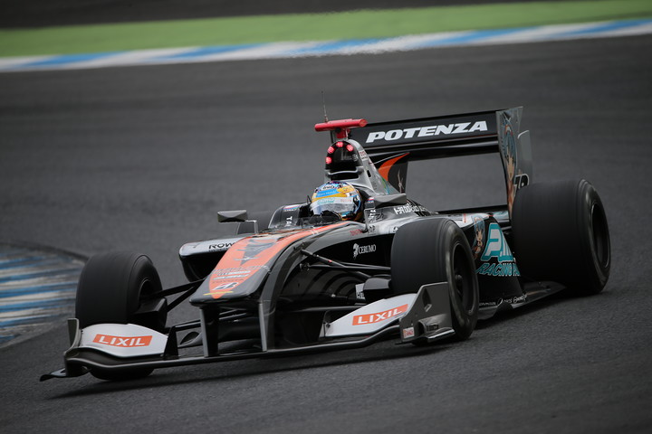 優勝は石浦宏明（P.MU/CERUMO・INGING）