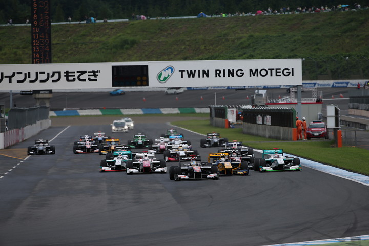 52周の決勝レースがスタートした