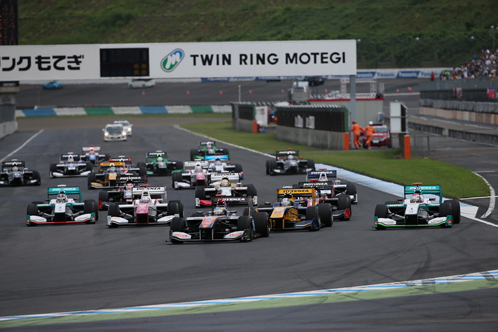 52周の決勝レースがスタートした