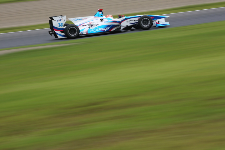 フリー走行1回目: 小暮卓史（DRAGO CORSE SF14）