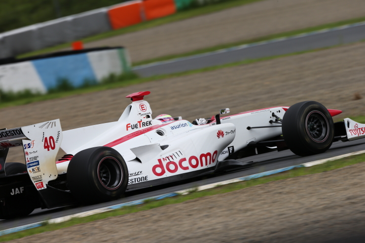 フリー走行2回目: 野尻智紀（DOCOMO DANDELION M40S SF14）