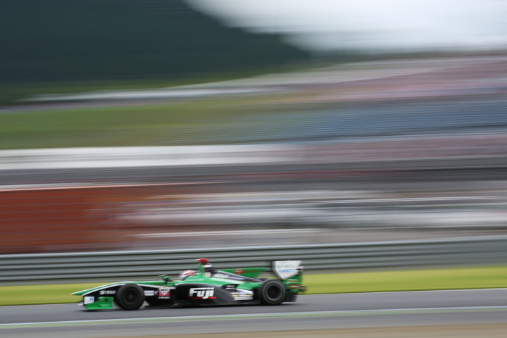 決勝レース: ジェームス・ロシター（FUJI×D'station KONDO SF14）