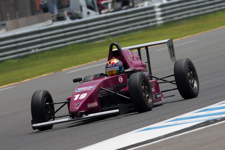 決勝第1ヒート: 3位は徳升広平（ZAP SPEED 10VED）