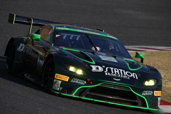 ST-Xクラス優勝の星野敏／ダレン・ターナー／近藤翼組（D'station Vantage GT3）