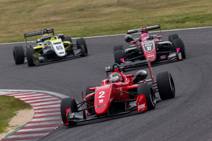 大湯都史樹、小高一斗、エナム・アーメドの3位争い