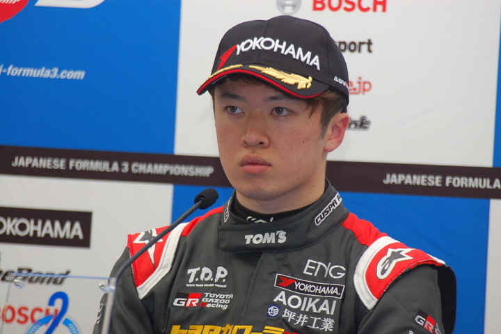 決勝記者会見: 2位の宮田莉朋（カローラ中京Kuo TEAM TOM'S）