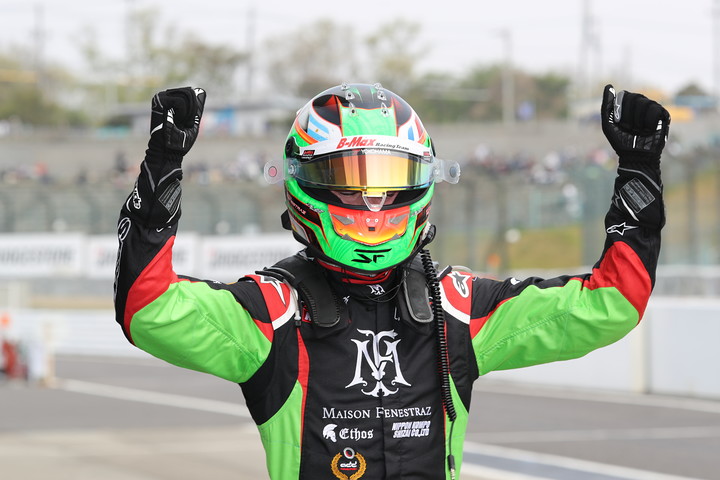 優勝したサッシャ・フェネストラス（B-Max Racing with motopark）