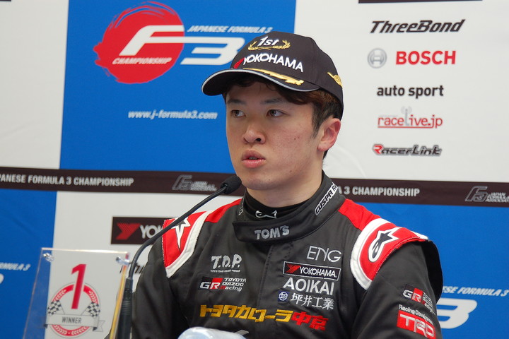 決勝記者会見: 優勝した宮田莉朋（カローラ中京Kuo TEAM TOM'S）