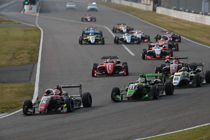 17周の決勝がスタートした