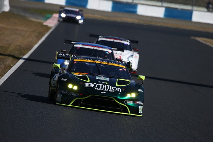 公式練習: 藤井誠暢（D'station Vantage GT3）