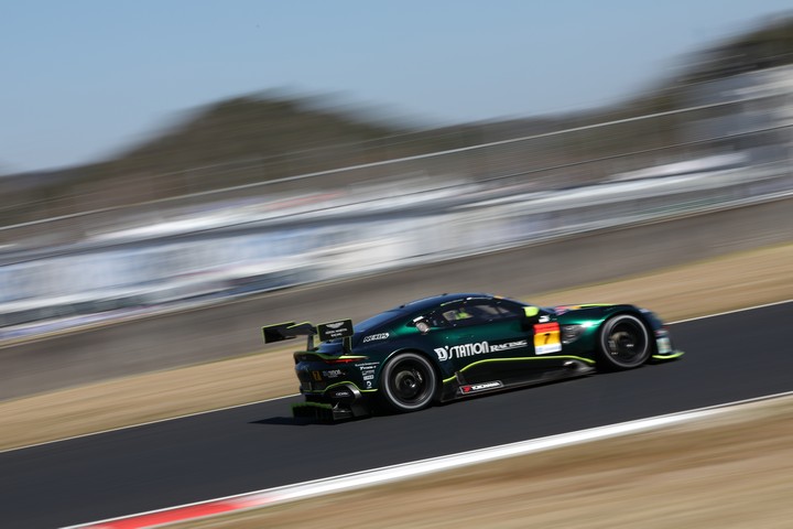 公式練習: 藤井誠暢／ジョアオ・パオロ・デ・オリベイラ組（D'station Vantage GT3）