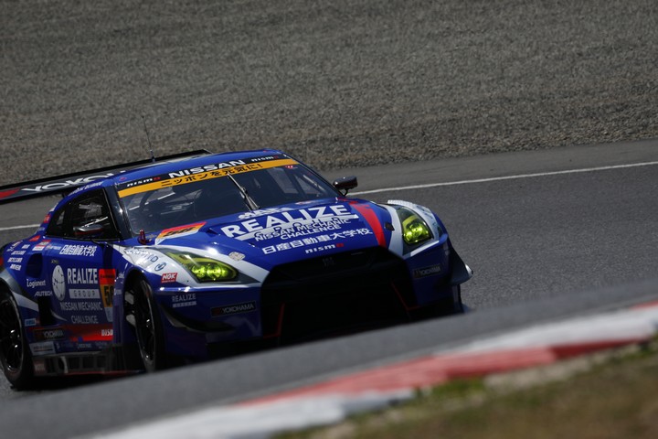 公式練習: 平峰一貴（リアライズ日産自動車大学校 GT-R）