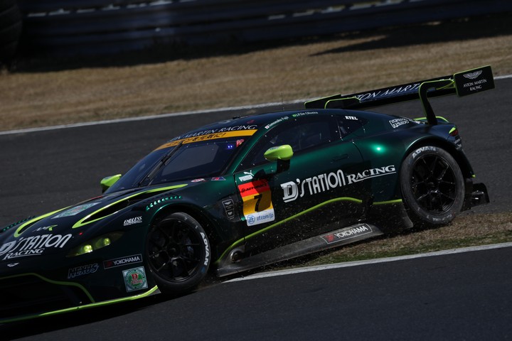 公式練習: 藤井誠暢（D'station Vantage GT3）