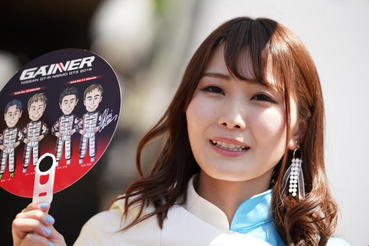 ピットウォーク: レースクイーン