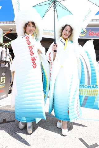 ピットウォーク: レースクイーン