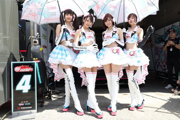 ピットウォーク: レースクイーン