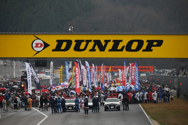 スタート進行: グリッドウォークは大盛況