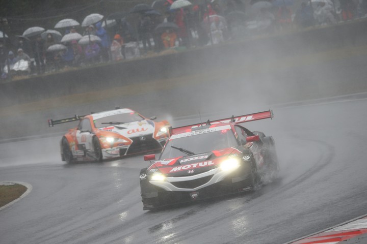 決勝レース: 武藤英紀（MOTUL MUGEN NSX-GT）
