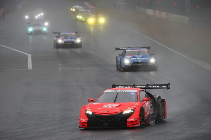 決勝レース: 伊沢拓也（ARTA NSX-GT）