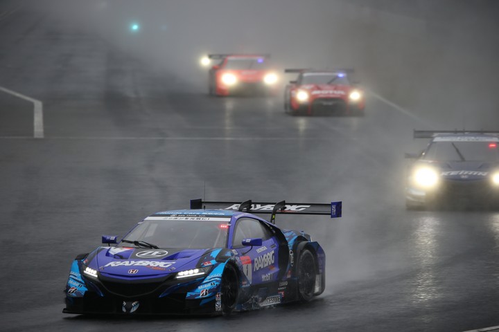 決勝レース: 山本尚貴（RAYBRIG NSX-GT）