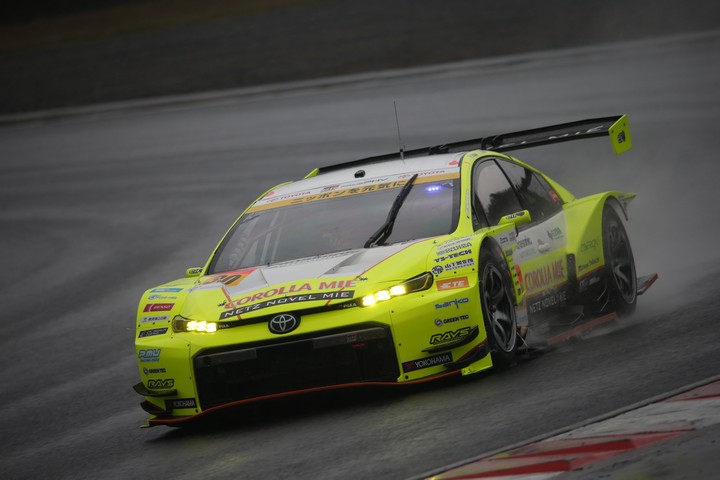 決勝レース: 織戸学（TOYOTA GR SPORT PRIUS PHV apr GT）