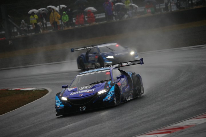 決勝レース: 山本尚貴（RAYBRIG NSX-GT）