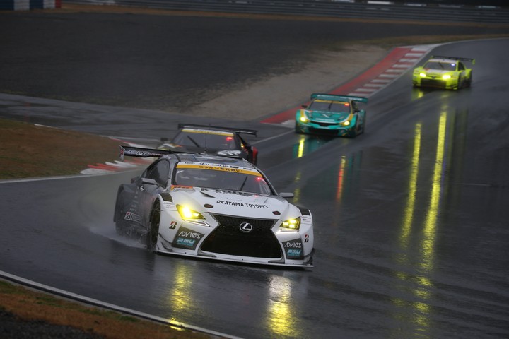 決勝レース: 新田守男（K-tunes RC F GT3）