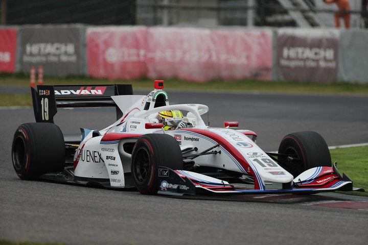 フリー走行2回目: 3位は関口雄飛（ITOCHU ENEX TEAM IMPUL SF19）