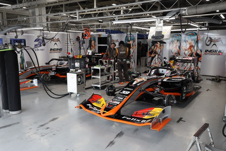 占有走行: JMS P.MU/CERUMO・INGING SF19