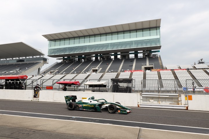 占有走行: ニック・キャシディ（VANTELIN KOWA TOM’S SF19）