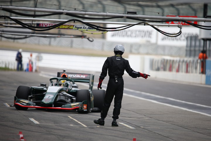 占有走行: ニック・キャシディ（VANTELIN KOWA TOM’S SF19）