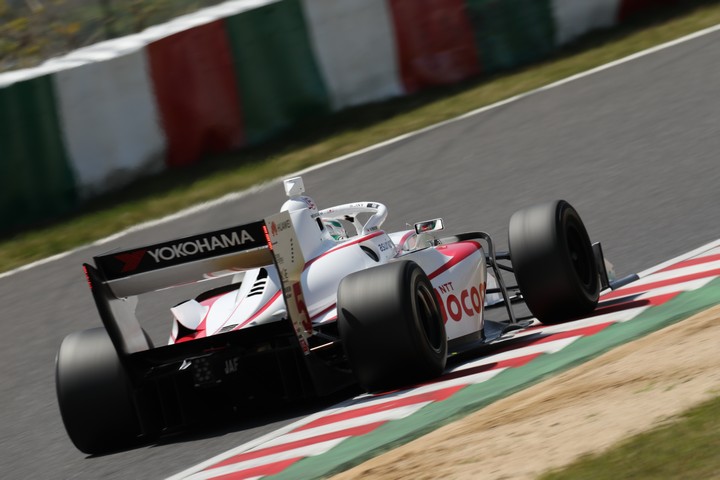 フリー走行1回目: 福住仁嶺（DOCOMO DANDELION M5Y SF19）