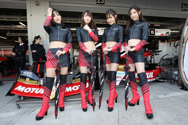 ピットウォーク: レースクイーン