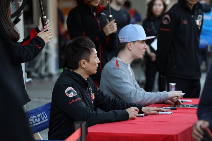 キッズピットウォーク: 野尻智紀とダニエル・ティクトゥム（TEAM MUGEN）