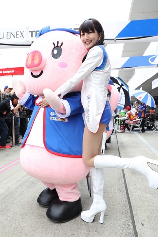 ピットウォーク: レースクイーン