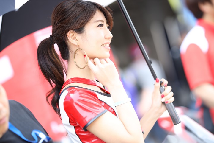 ピットウォーク: レースクイーン