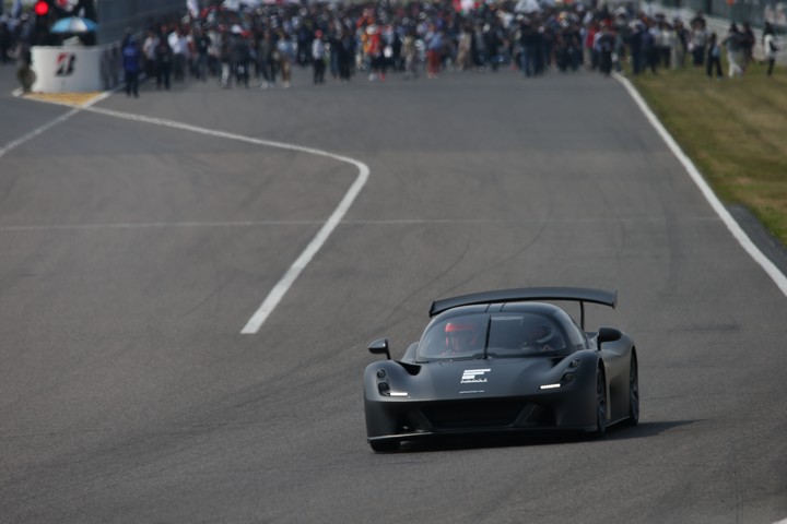 スタート進行: ダラーラのロードカー、ダラーラ・ストラダーレ