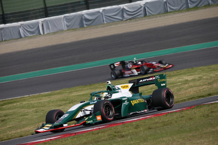 決勝レース: ニック・キャシディ（VANTELIN KOWA TOM’S SF19）