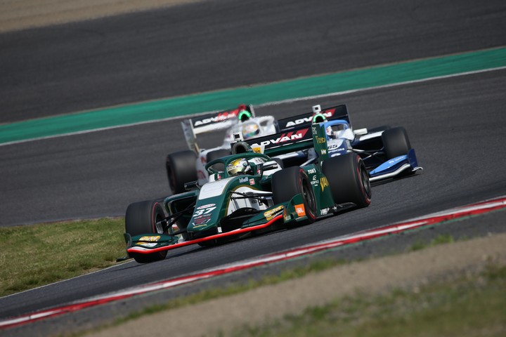 決勝レース: ニック・キャシディ（VANTELIN KOWA TOM’S SF19）
