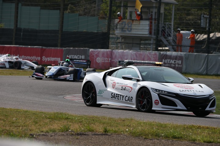 決勝レース: またまたセーフティーカーが導入された