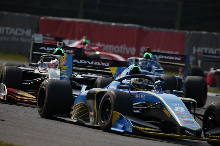 決勝レース: 大嶋和也（UOMO SUNOCO SF19）